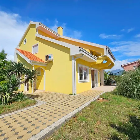 Villa Kimi